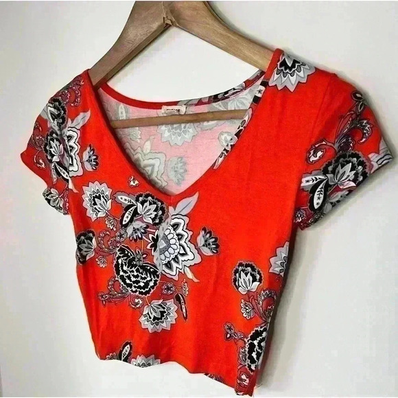 Garage Women’s  Paisley Orange V-Neck Summer Vacation Cute Crop Top Small - Picture 2 of 8